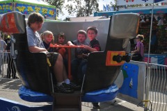 Meeting some new friends in the teacups...