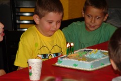 Hardy gets ready to make a birthday wish...
